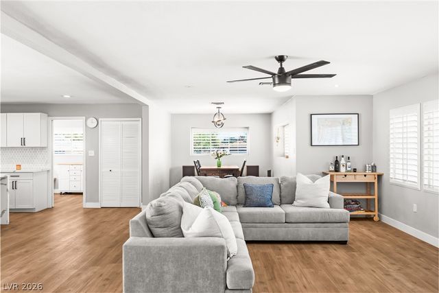 845 Kenny Way, Las Vegas, NV 89107