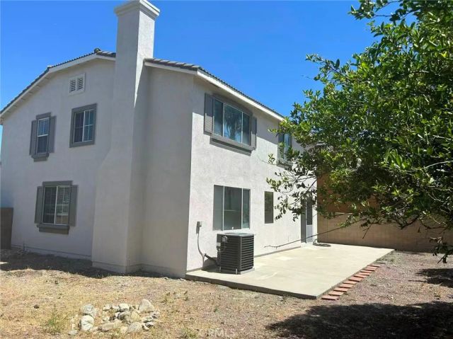 5784 Hacienda Way, Fontana, CA 92336