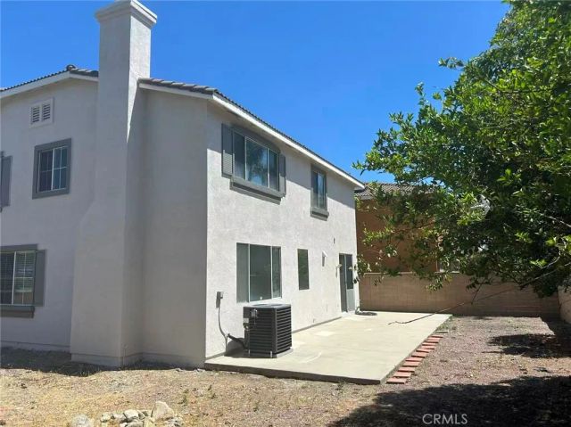 5784 Hacienda Way, Fontana, CA 92336