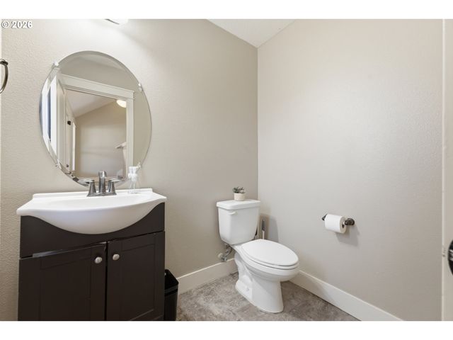 967 E 16TH St, Lafayette, OR 97127
