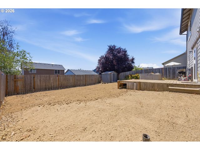 967 E 16TH St, Lafayette, OR 97127