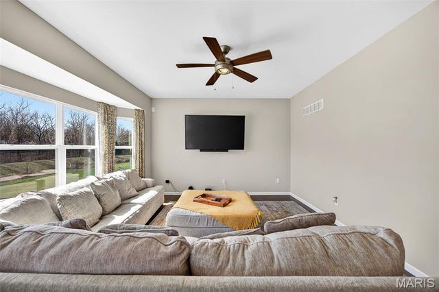 449 Jockeys Run, Wentzville, MO 63385