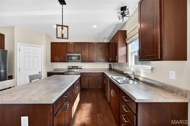 449 Jockeys Run, Wentzville, MO 63385