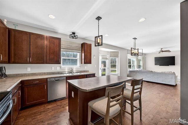 449 Jockeys Run, Wentzville, MO 63385