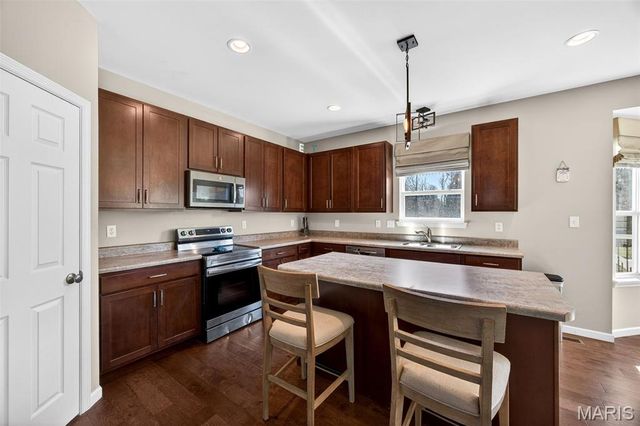 449 Jockeys Run, Wentzville, MO 63385