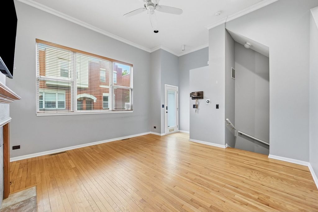 3645 W Cornelia Avenue B, Chicago, IL 60618 — photo 2