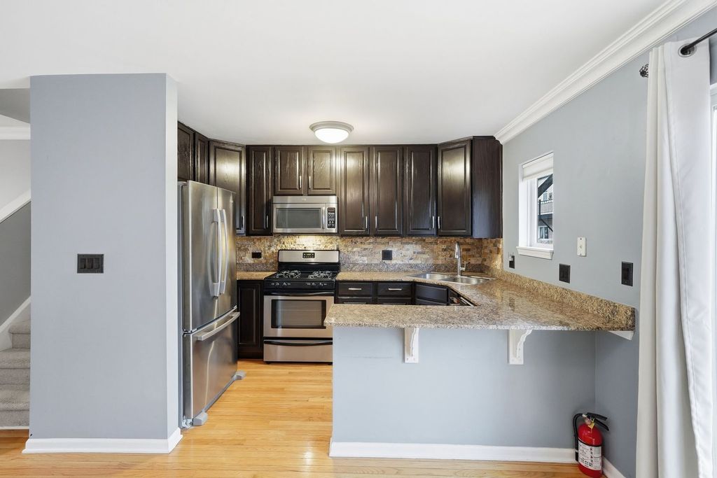 3645 W Cornelia Avenue B, Chicago, IL 60618 — photo 5