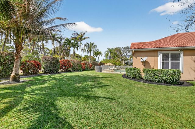 893 Forest Glen Lane, Wellington, FL 33414