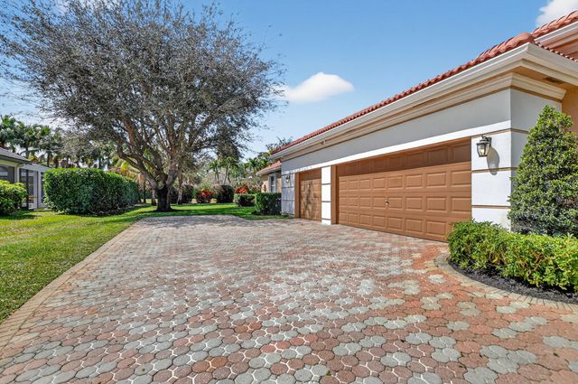 893 Forest Glen Lane, Wellington, FL 33414