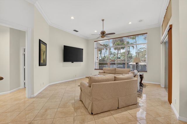 893 Forest Glen Lane, Wellington, FL 33414