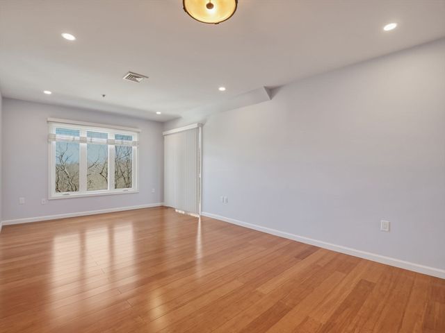 4 Duck Pond Rd 225, Beverly, MA 01915