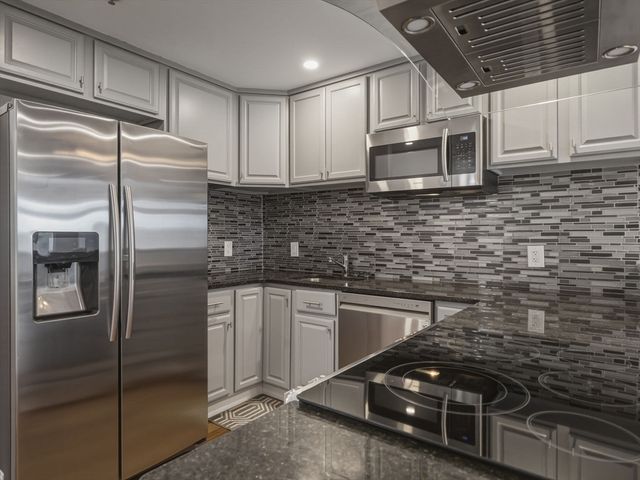 4 Duck Pond Rd 225, Beverly, MA 01915