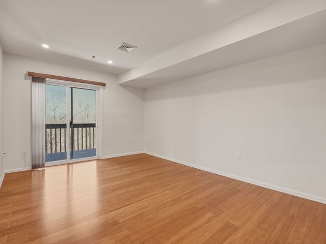 4 Duck Pond Rd 225, Beverly, MA 01915