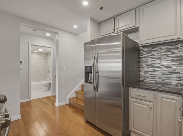 4 Duck Pond Rd 225, Beverly, MA 01915