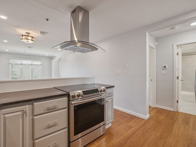 4 Duck Pond Rd 225, Beverly, MA 01915