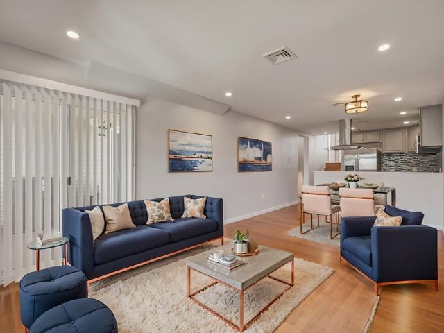 4 Duck Pond Rd 225, Beverly, MA 01915