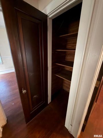 510 N MAPLE Street, Benton, IL 62812