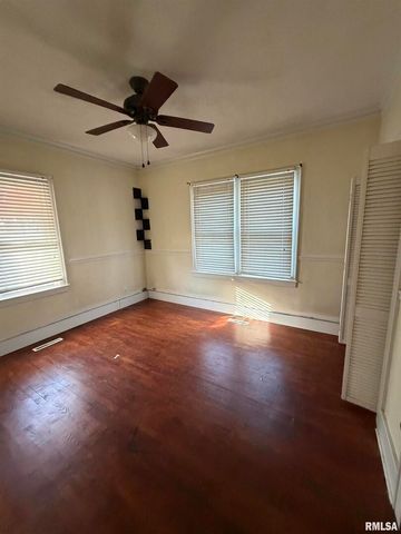 510 N MAPLE Street, Benton, IL 62812