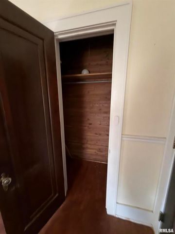 510 N MAPLE Street, Benton, IL 62812