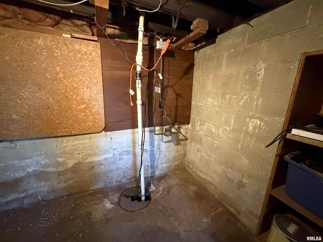 510 N MAPLE Street, Benton, IL 62812