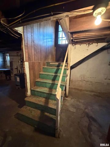 510 N MAPLE Street, Benton, IL 62812