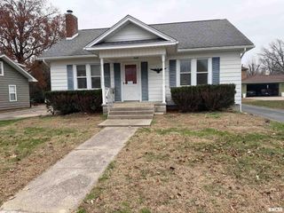 510 N MAPLE Street, Benton, IL 62812