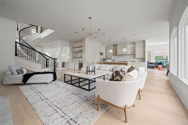 2721 Fenwood Road, West University Place, TX 77005