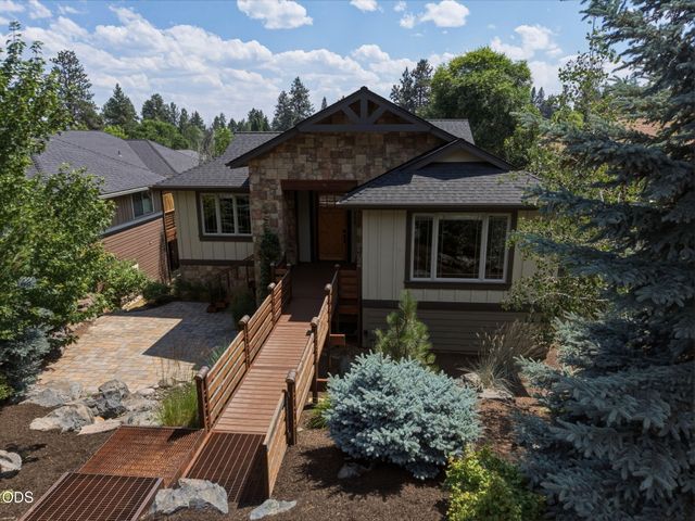 1299 NW Ogden Avenue, Bend, OR 97703
