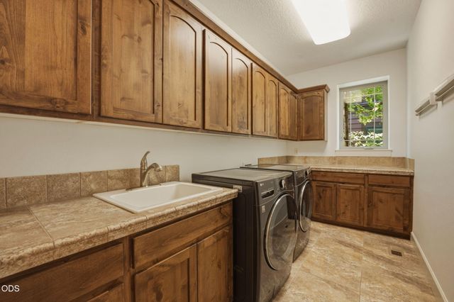 1299 NW Ogden Avenue, Bend, OR 97703