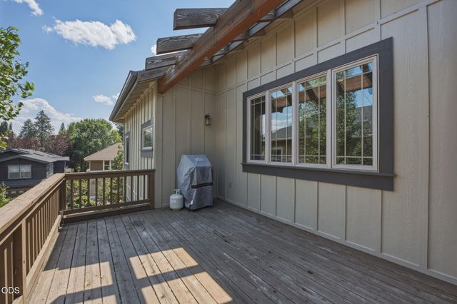 1299 NW Ogden Avenue, Bend, OR 97703