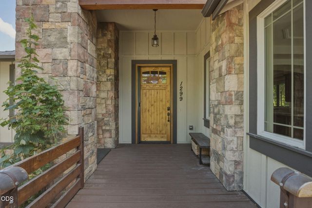 1299 NW Ogden Avenue, Bend, OR 97703