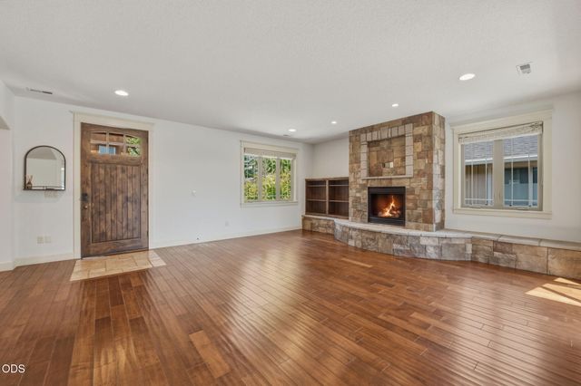 1299 NW Ogden Avenue, Bend, OR 97703