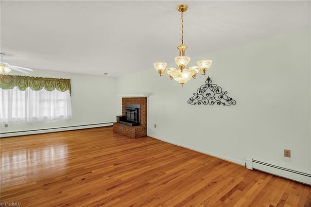 387 Ledford Circle, High Point, NC 27265