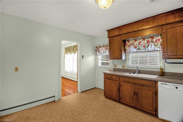 387 Ledford Circle, High Point, NC 27265