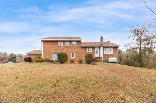 387 Ledford Circle, High Point, NC 27265