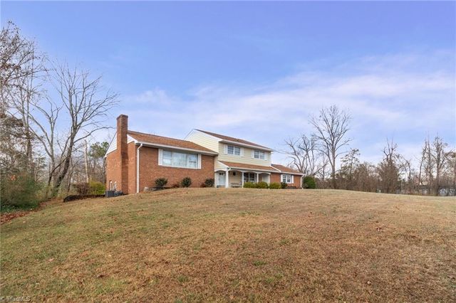 387 Ledford Circle, High Point, NC 27265