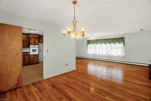 387 Ledford Circle, High Point, NC 27265