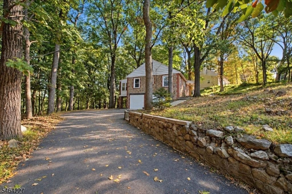601 Succasunna Rd, Roxbury Twp., NJ 07850 — photo 2