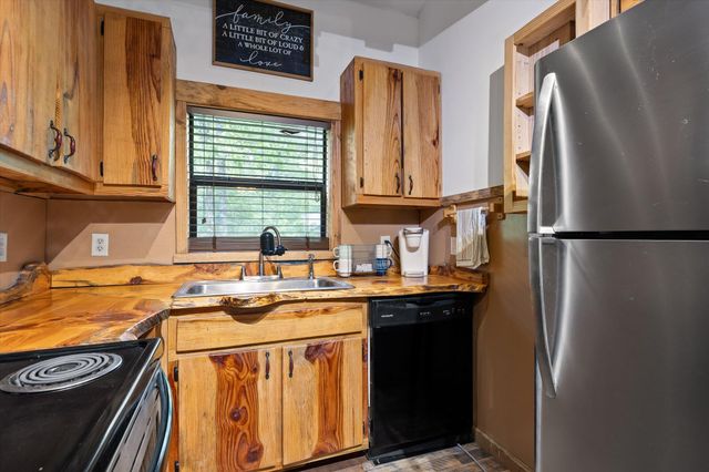 65 Rocky Top Trail, Trenton, GA 30752