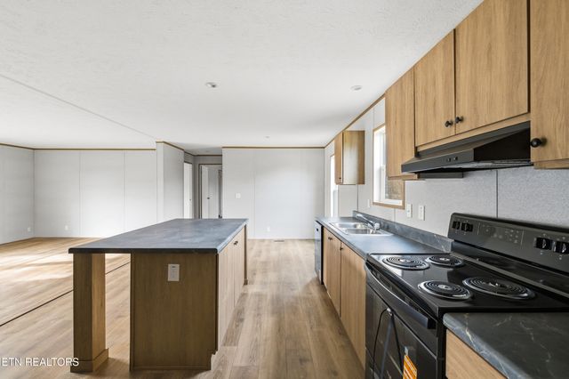 402 Tedder Street St, Rockwood, TN 37854