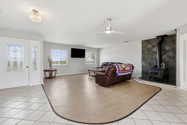 7624 E Avenue U, Littlerock, CA 93543