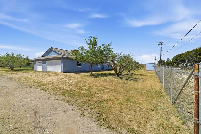 7624 E Avenue U, Littlerock, CA 93543