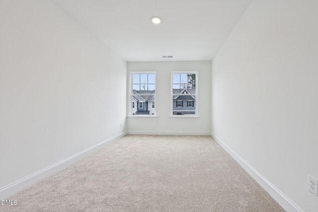 948 Kensley Grove Lane, Fuquay Varina, NC 27526