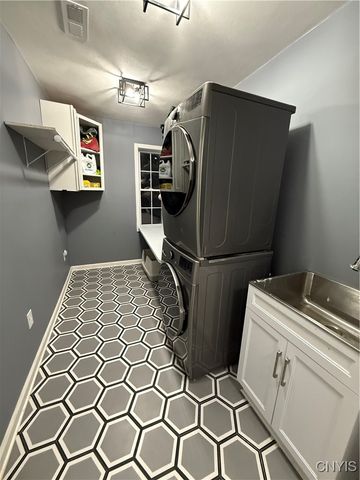 4485 Apulia Road, Dewitt, NY 13078