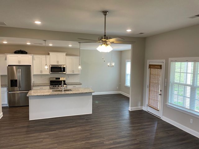 128 LOCH HAVEN CV S, Atoka, TN 38004