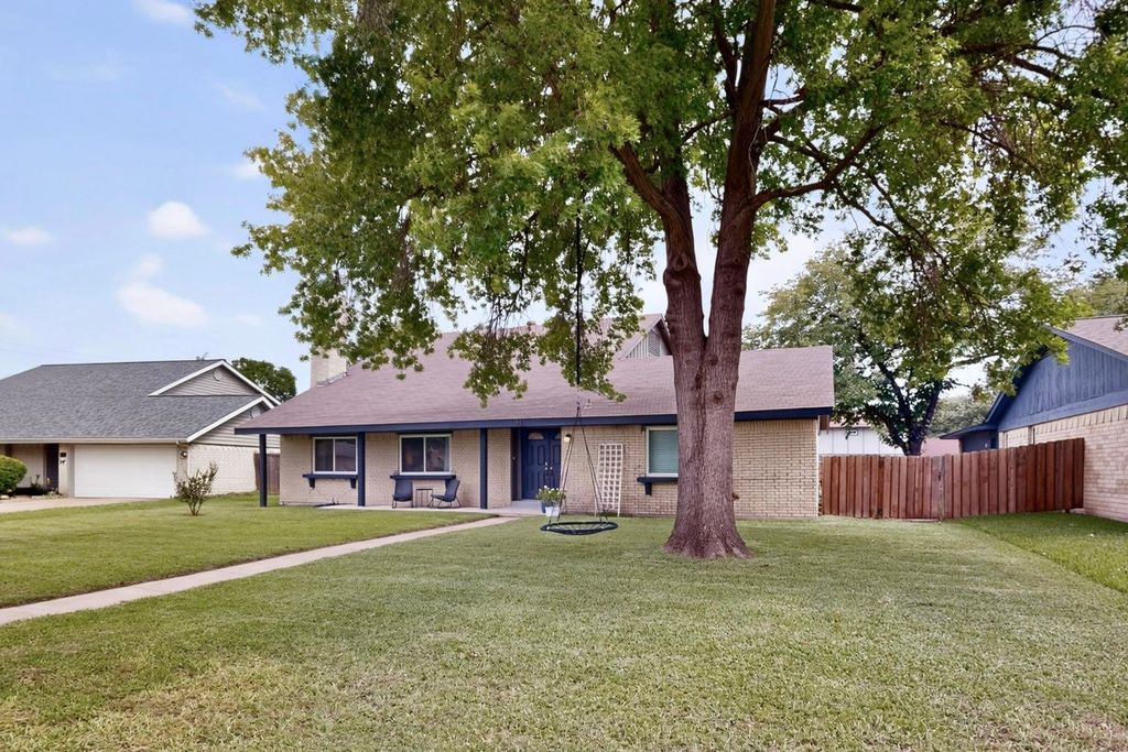 13 Grant Circle, Richardson, TX 75081