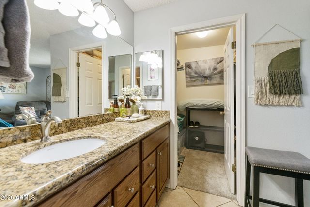 725 S ARROWWOOD Way, Mesa, AZ 85208
