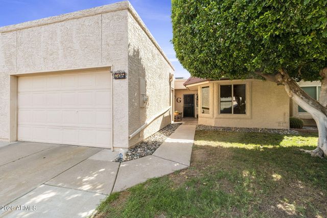 725 S ARROWWOOD Way, Mesa, AZ 85208