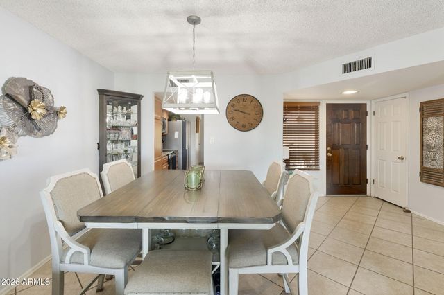 725 S ARROWWOOD Way, Mesa, AZ 85208