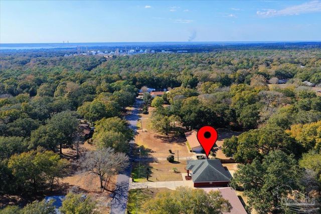 4856 Aleff Rd, Pace, FL 32571